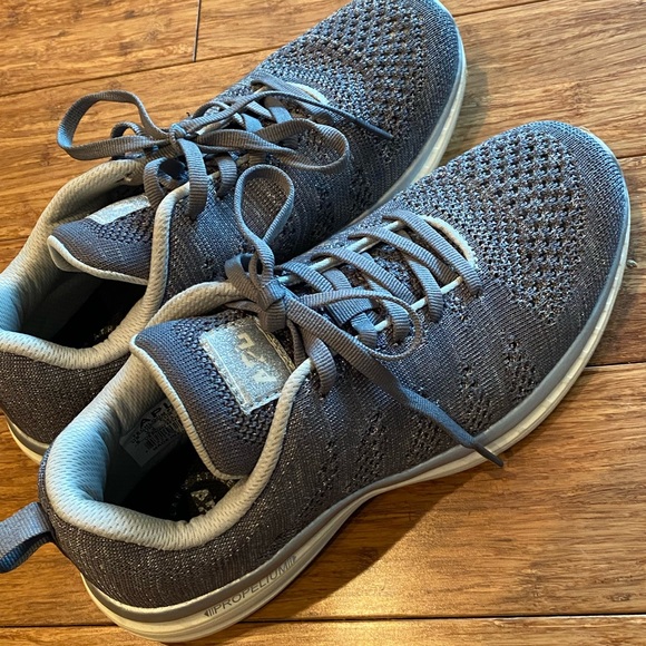 APL Techloom Pro Silver Sneakers - Picture 2 of 3